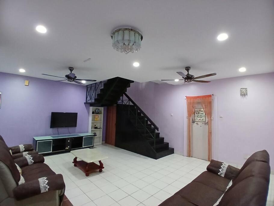 Cartoon World Rumah percutian *